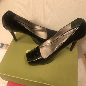 Gianni Bini black heels